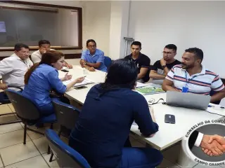 Participaram de uma reunião na UFMS